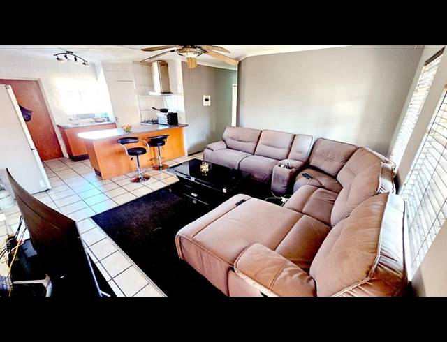 4 BEDROOM HOUSE FOR SALE IN CASTLEVIEW